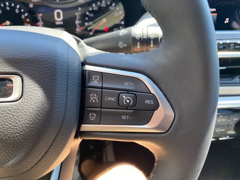 Used 2025 Jeep Compass Limited AWD/4WD image 15