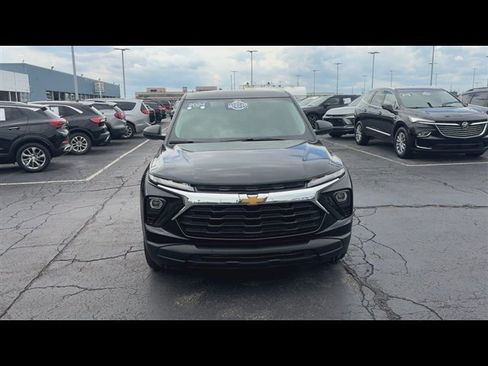 Certified 2024 Chevrolet TrailBlazer LS w/ LS Convenience Package FWD image 3