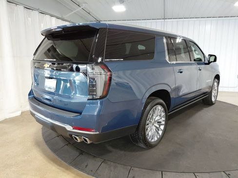 Certified 2026 Chevrolet Suburban High Country AWD/4WD image 9