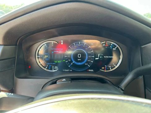 Used 2018 Cadillac Escalade Luxury image 18