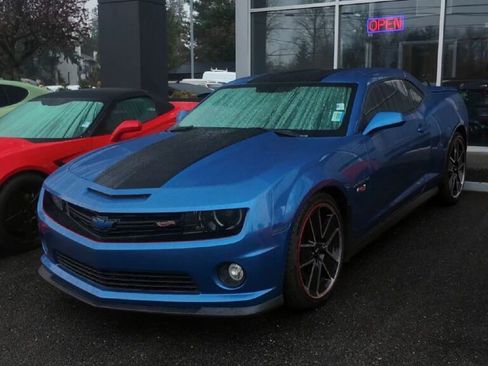 Used 2013 Chevrolet Camaro SS w/ Hot Wheels Special Edition image 4