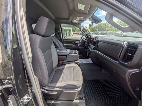 Used 2022 Chevrolet Silverado 1500 LT AWD/4WD image 34
