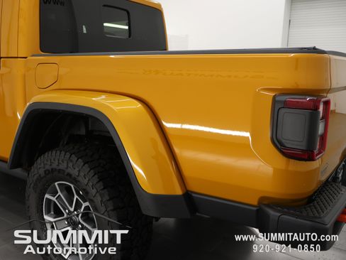 New 2026 Jeep Gladiator Mojave w/ Safety Group AWD/4WD image 31