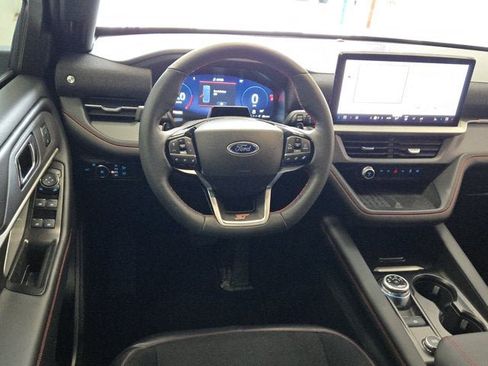 Used 2025 Ford Explorer ST AWD/4WD image 18