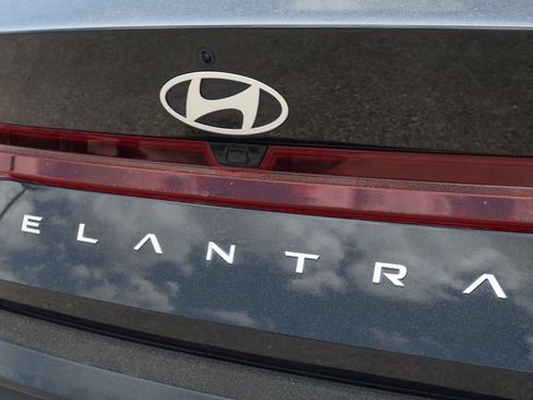 Used 2024 Hyundai Elantra SEL FWD image 19