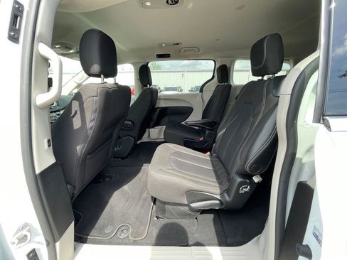Used 2023 Chrysler Voyager LX FWD image 18
