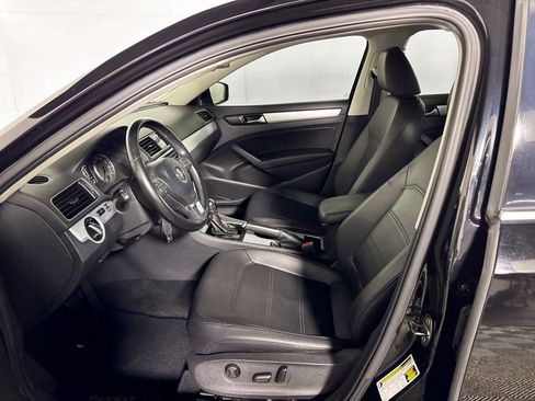 Used 2013 Volkswagen Passat TDI SE image 11
