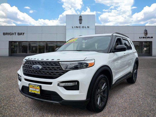 Used 2024 Ford Explorer XLT w/ Equipment Group 202A AWD/4WD image 2