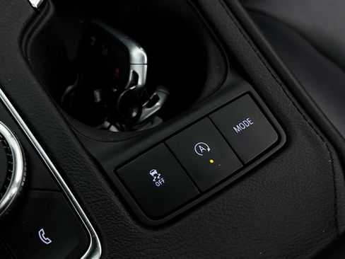 Used 2022 Cadillac XT4 Premium Luxury FWD image 8