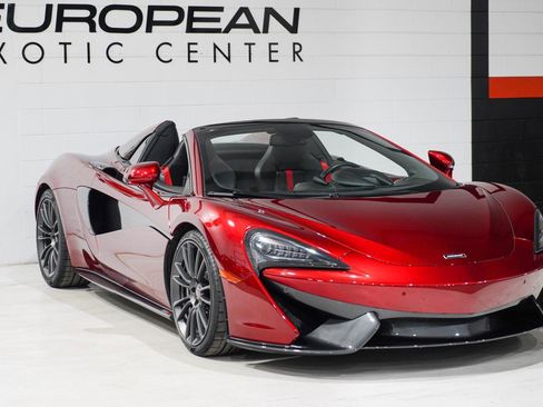 Used 2018 McLaren 570S Spider image 31