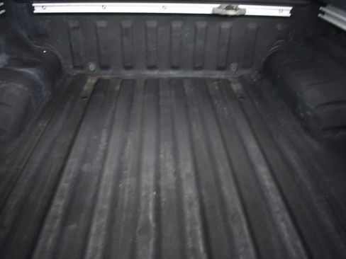 Used 2022 Nissan Frontier SV RWD image 9