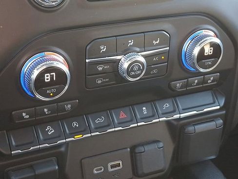 Used 2021 GMC Sierra 1500 AT4 image 18