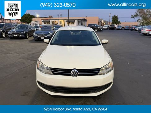Used 2012 Volkswagen Jetta SE image 2