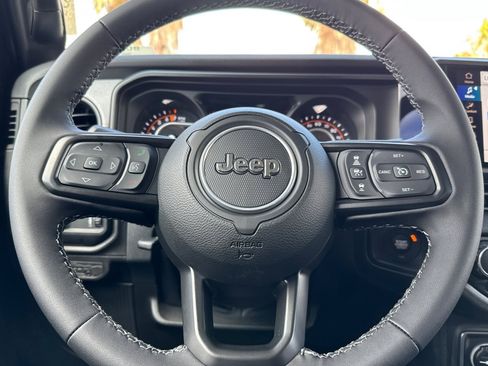 New 2025 Jeep Gladiator Willys image 21