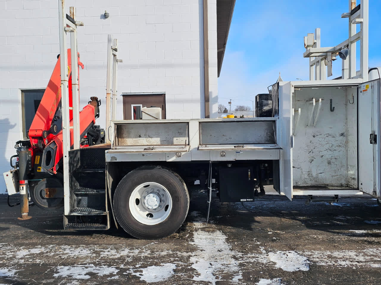 Used 2021 Ford F750 2WD Crew Cab Super Duty image 7