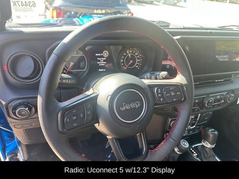 Used 2024 Jeep Wrangler Unlimited Rubicon AWD/4WD image 8