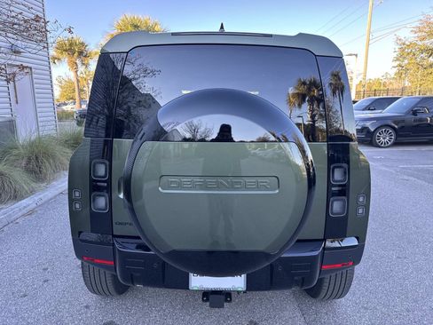 New 2026 Land Rover Defender 110 S image 7