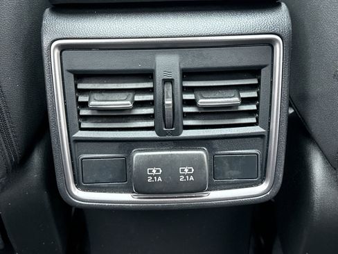 Used 2023 Subaru Forester Premium image 19