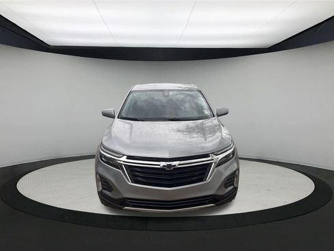 Used 2024 Chevrolet Equinox LT FWD image 2