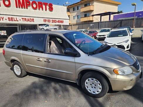 Used 2003 Chrysler Town & Country image 26