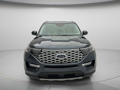 Used 2023 Ford Explorer Platinum w/ Technology Package AWD/4WD image 2