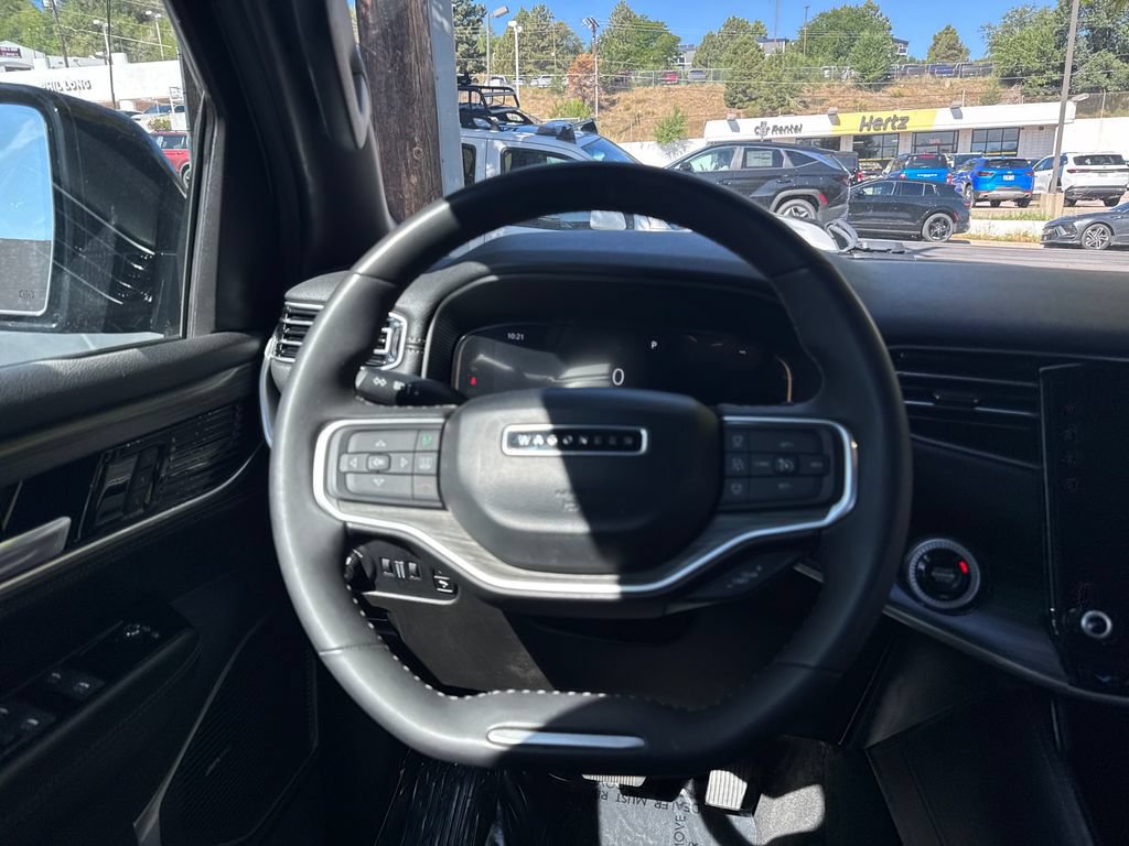 Used 2024 Jeep Wagoneer Series II AWD/4WD image 12