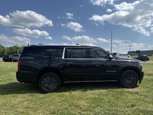 Used 2019 Chevrolet Suburban Premier w/ Premier Plus Edition AWD/4WD image 14
