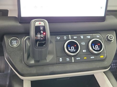 Used 2025 Land Rover Defender 110 S AWD/4WD image 28