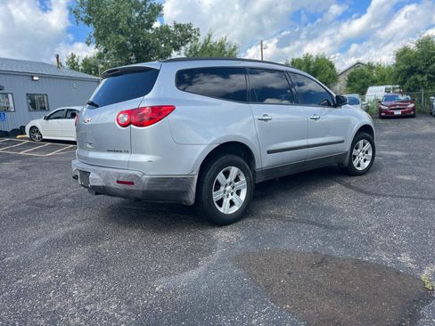 Used 2011 Chevrolet Traverse LS FWD image 5