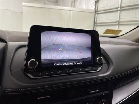 Used 2023 Nissan Rogue SV image 24