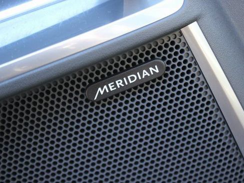 Used 2020 Jaguar E-PACE SE image 17