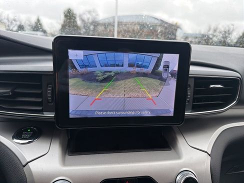 Used 2021 Ford Explorer XLT w/ Equipment Group 202A image 29