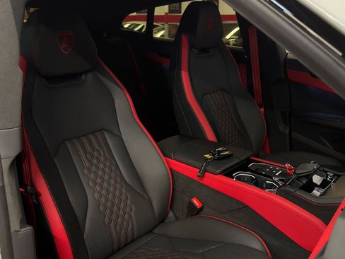 Used 2026 Lamborghini Urus SE AWD/4WD image 23