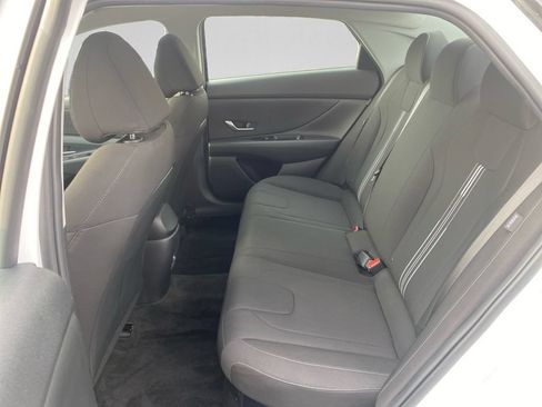 Used 2026 Hyundai Elantra Hybrid FWD image 23