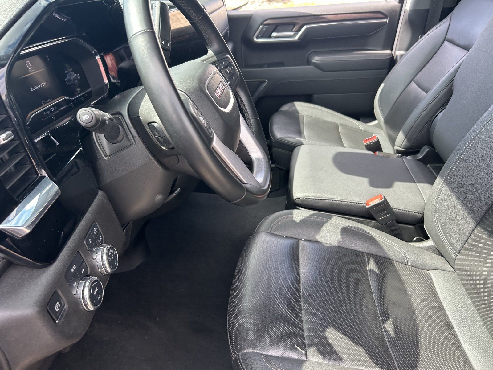 Used 2025 GMC Sierra 1500 SLT AWD/4WD image 14