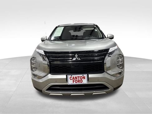 Used 2024 Mitsubishi Outlander SE Black Edition image 8