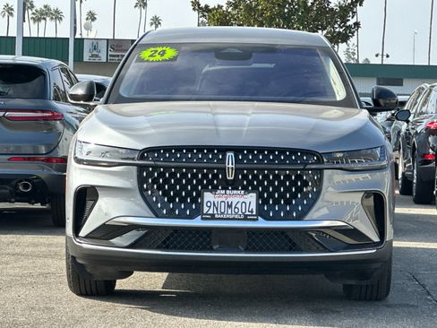 Certified 2024 Lincoln Nautilus Premier image 10