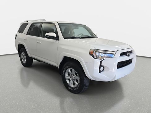 Used 2018 Toyota 4Runner SR5 Premium image 3