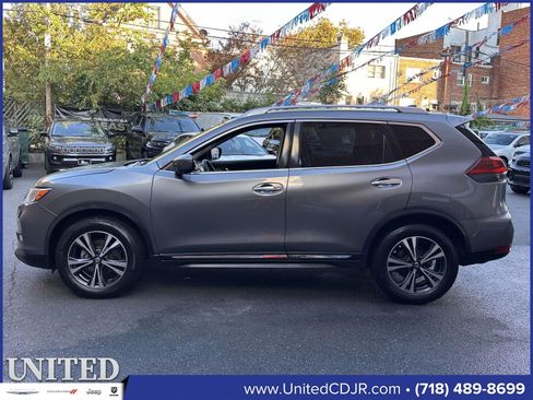 Used 2018 Nissan Rogue SL image 8