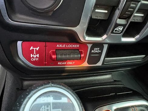 Used 2022 Jeep Gladiator Mojave w/ Cold Weather Group AWD/4WD image 45