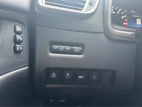 Used 2020 Nissan Murano SL w/ Moonroof Package image 17