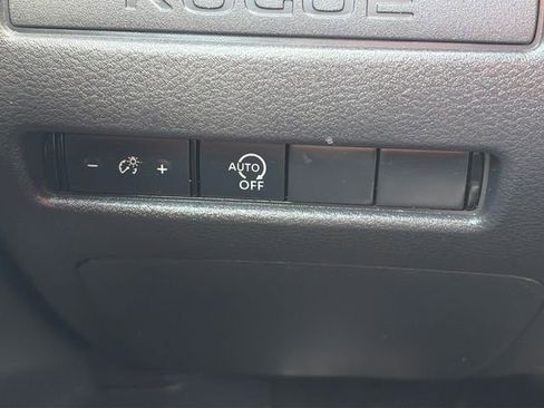 Used 2023 Nissan Rogue S image 51