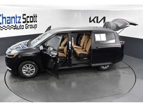 Certified 2024 Kia Carnival LX image 30