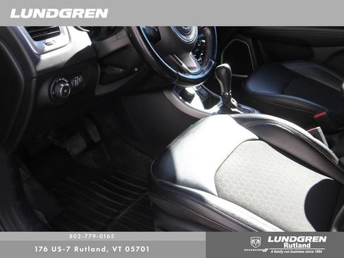 Used 2020 Jeep Compass Latitude w/ Cold Weather Group AWD/4WD image 14