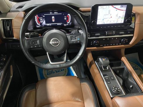 Used 2022 Nissan Pathfinder Platinum w/ Cargo Package AWD/4WD image 18