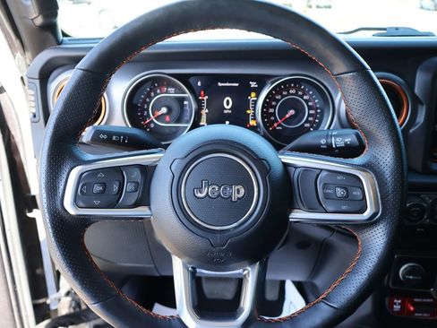 Used 2021 Jeep Gladiator Mojave AWD/4WD image 32