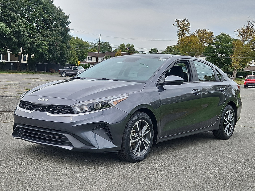 Certified 2023 Kia Forte LXS FWD image 3