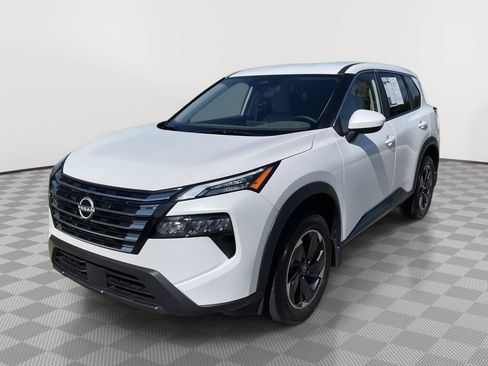 Used 2025 Nissan Rogue SV AWD/4WD image 14