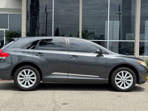 Used 2011 Toyota Venza FWD image 4