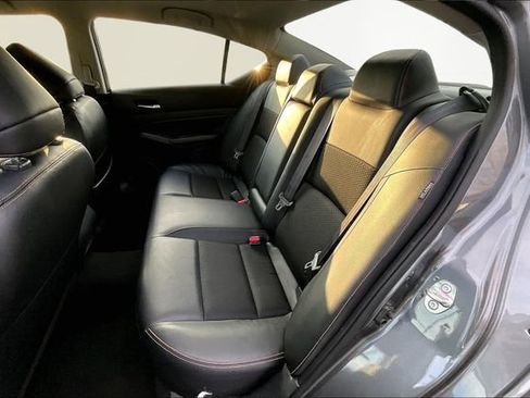 Used 2022 Nissan Altima 2.5 SR image 16